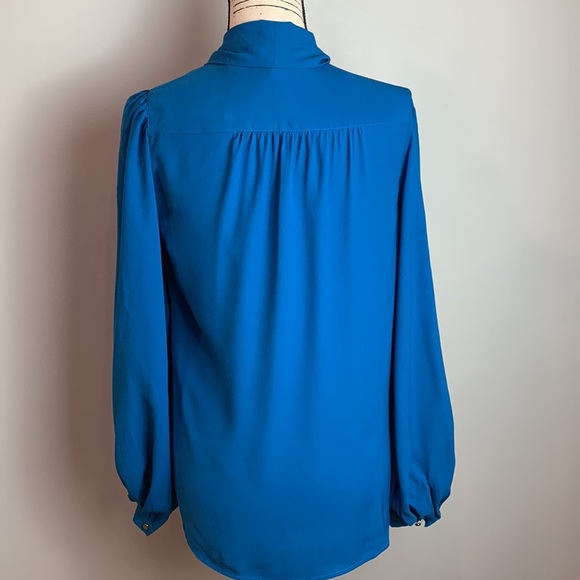 Chico’s Long-Sleeve Crepe Tie-Neck Blouse NEW! - Picture 10 of 12